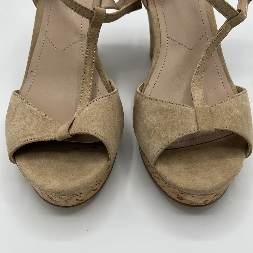 CHARLES BY CHARLES DAVID BEIGE 10M WEDGE HEELS